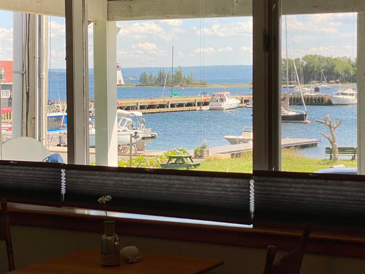 The Water'S Edge Inn & Gallery Baddeck Inlet Buitenkant foto